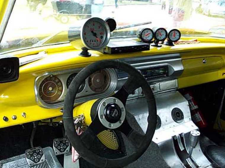 Inteior Chevrolet 400
